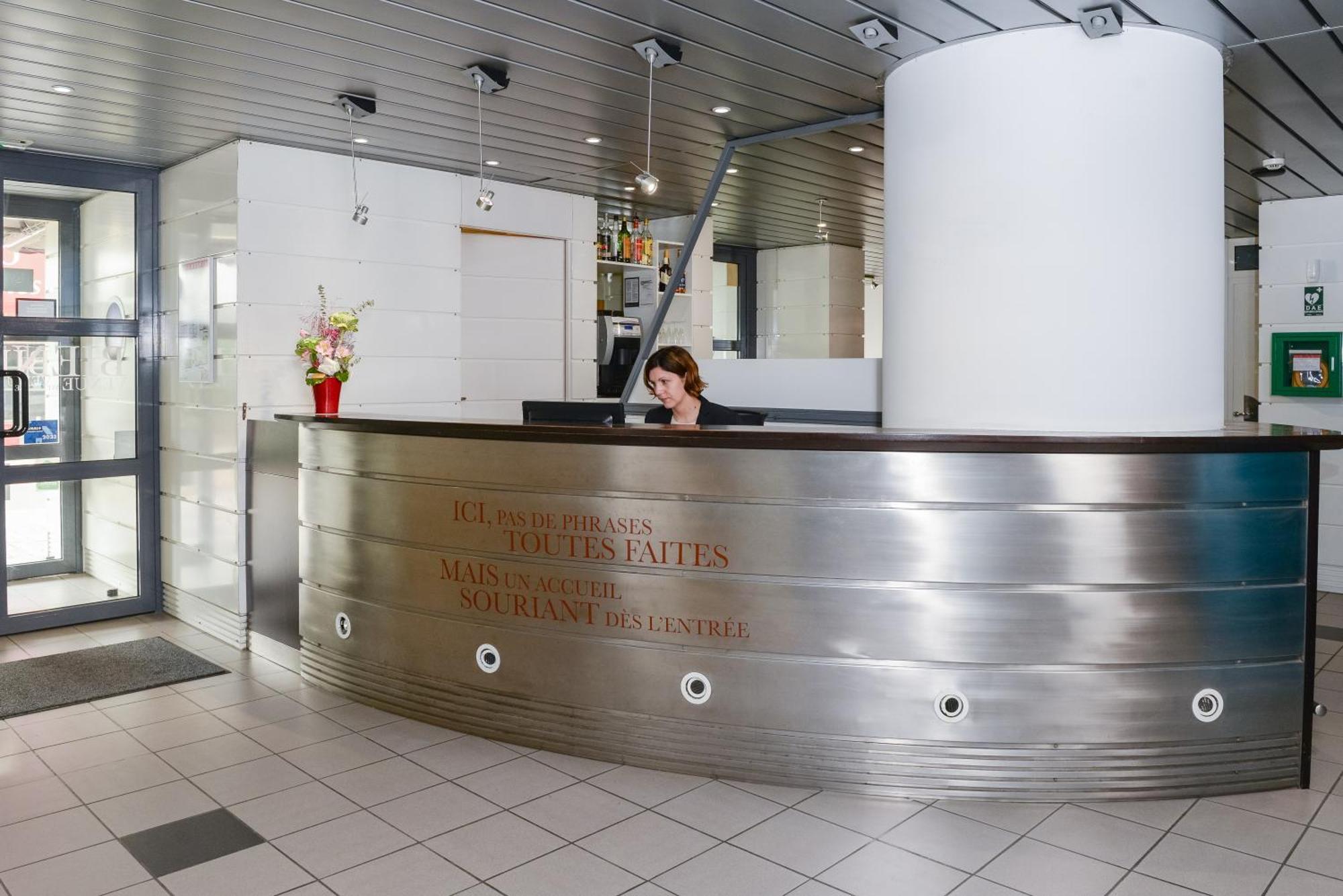 กีริอาด เล ซาบล์ โดลอน -ปลาฌ ซองทร์ เด กงเกร Hotel เลส์ซาบล์-โดล็อนน์ ภายนอก รูปภาพ