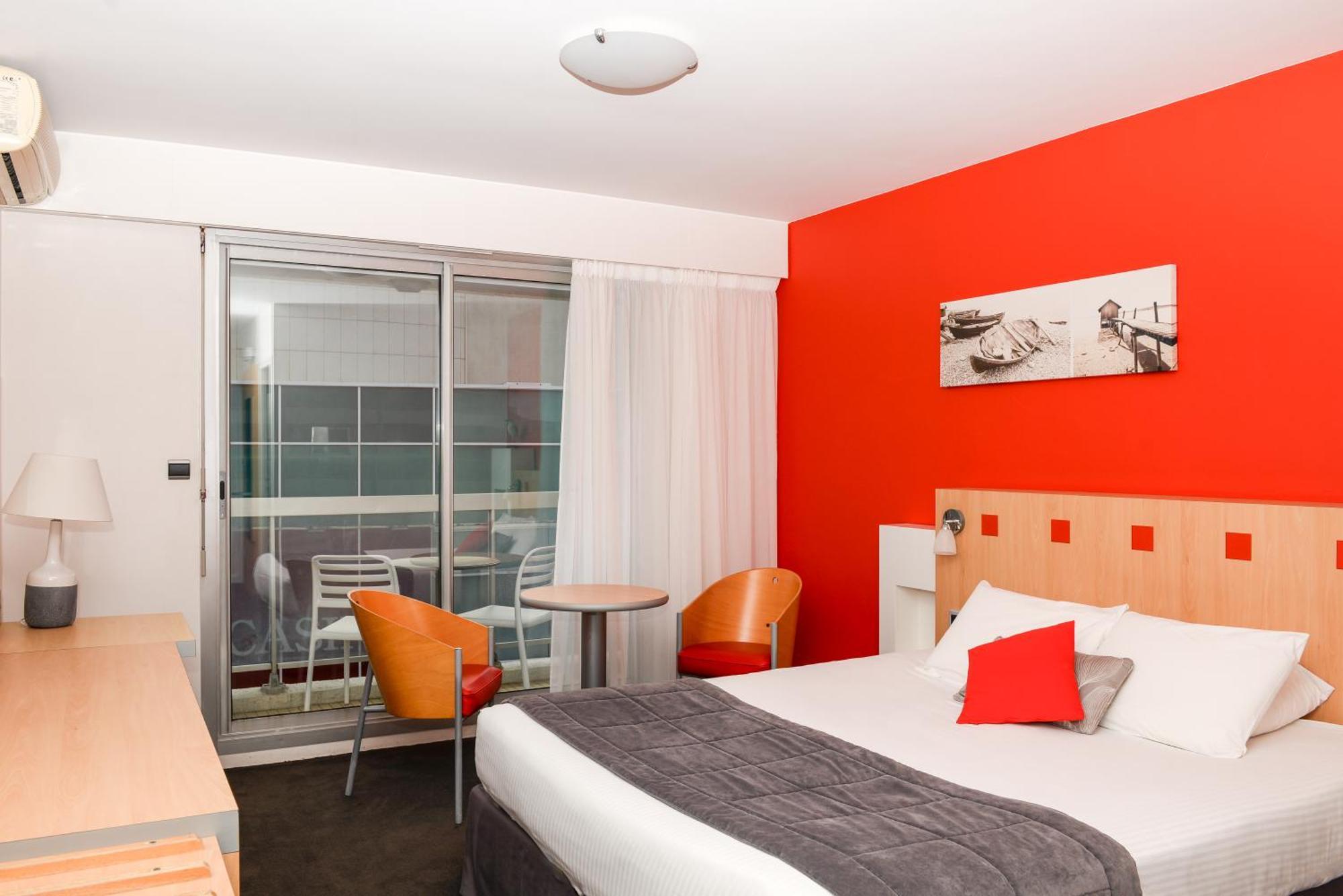 กีริอาด เล ซาบล์ โดลอน -ปลาฌ ซองทร์ เด กงเกร Hotel เลส์ซาบล์-โดล็อนน์ ภายนอก รูปภาพ