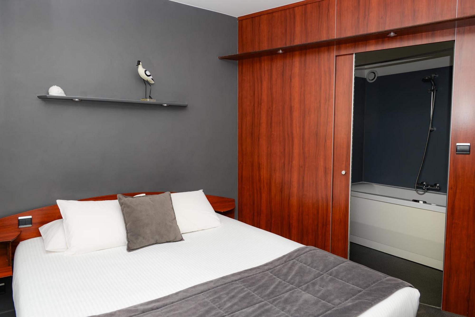 กีริอาด เล ซาบล์ โดลอน -ปลาฌ ซองทร์ เด กงเกร Hotel เลส์ซาบล์-โดล็อนน์ ภายนอก รูปภาพ